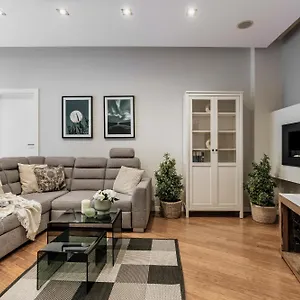 https://apartment-piedmont-by-loft-affair.krakowhotelspoland.com
