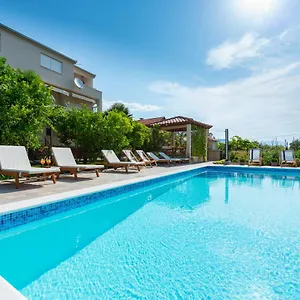 https://villa-apartments-duje.splithotels.org